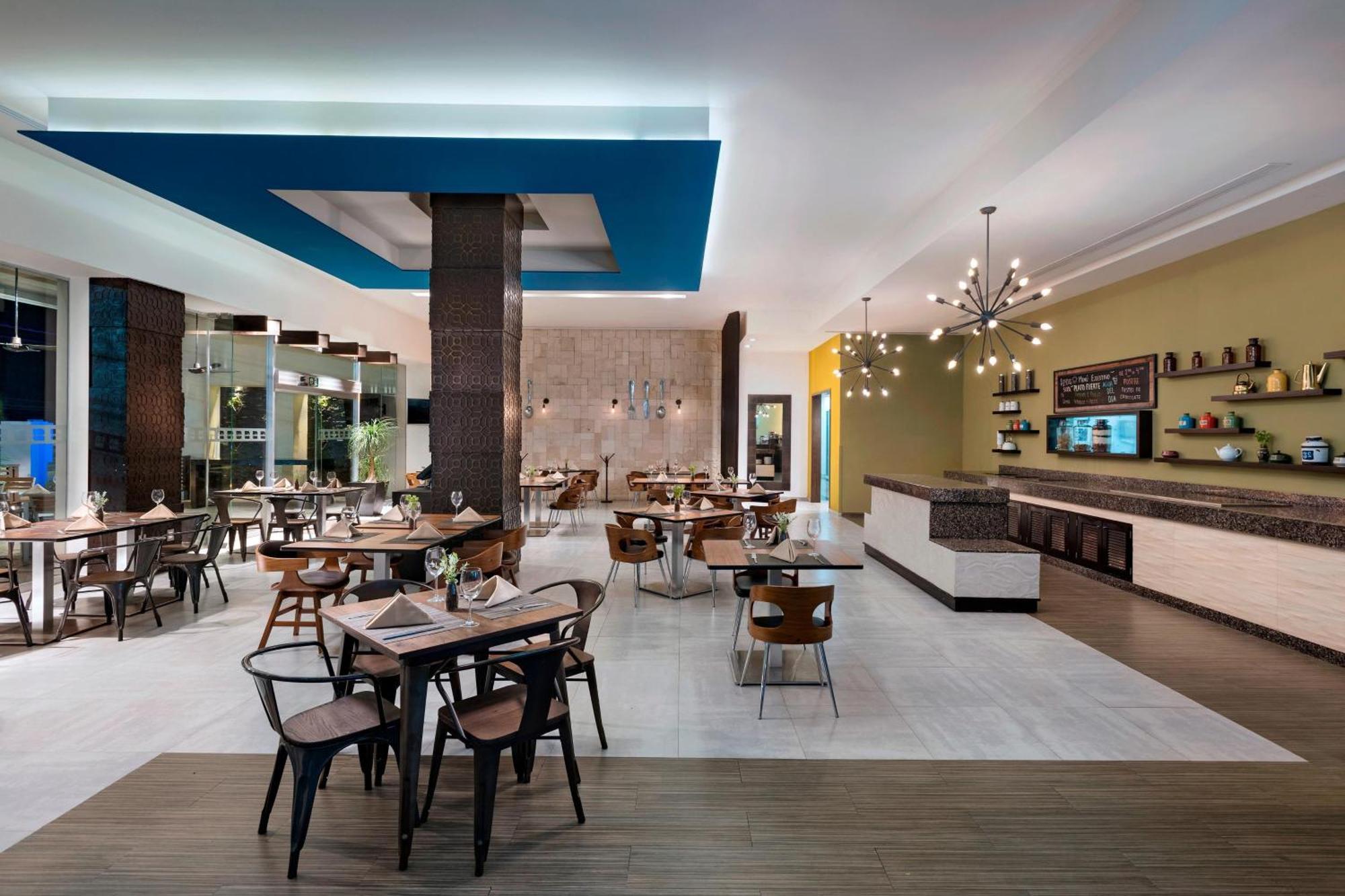 Four Points By Sheraton Cancun Centro Extérieur photo